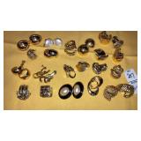 (22) pairs vintage clip/ screwback earrings -