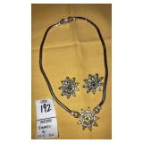 Vintage Kramer of N.Y.rhinestone daisies Necklace