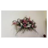 Pictures and Floral Wall Hangings