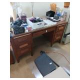 Vintage oak desk, quartersawn top, 60" wide  x32"