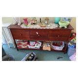 Buffet Table with Doily NO CONTENTS