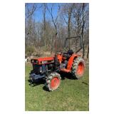 Kioti LB2204 Tractor