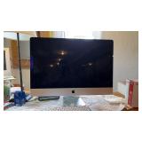 Apple iMac Desktop Computer 17in. with keyboard