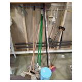 Broom and pet food jar lot