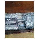 New queen sheet and pillowcase lot