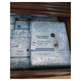 New queen sheet and pillowcase lot