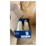White Mountain Shoes Size 8 NEW
