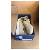 White Mountain Shoes Size 8 NEW