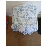 Lot of 4 new bath towels