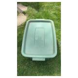 Rubbermaid Roughneck Tote