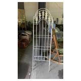 2 decorative metal garden trellis