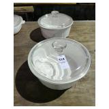 2 Corning ware dishes with lids