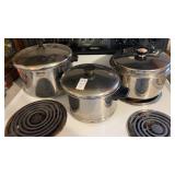 3 Stainless Steel Pots & Lids