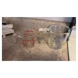 2 Pyrex Glass Measuring Cups