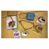 Vintage Owenï¿½s-Illinois 10k GF bracelet w/charm &