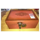 Vintage jewelry box w/ key