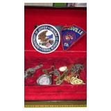 Menï¿½s jewelry dresser box & contents