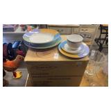 Mary Kay dinnerware Set