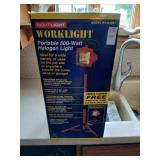 New in box 500 watt work light