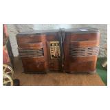 Vintage 1940s Emerson Radio model 376