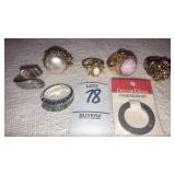 Vintage costume rings-1 is 18kgf