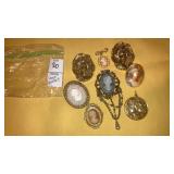 Cameo pendants / pins