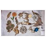 Vibtage pin brooches flowers leaves butterflies