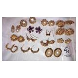 Vintage gold tone pierced earrings rhinestones