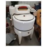 Vintage Maytag Wringer Washing Machine Model N2L