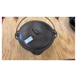 Griswold Cast Iron Dutch Oven No. 8