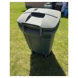 Rubbermaid Trash Can