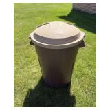 Rubbermaid Round Trashcan