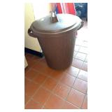 Rubbermaid trashcan