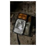 2 headlight assemblies
