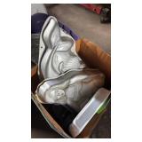 Lot of cake pans (princess and mermaid themed)