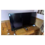 28 Inch TCL TV W Remote