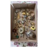 Tray Lot of Assorted Costume Jewelry