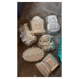 Lot of cake pans (monkey, student, owl, laptop,