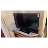 32 Inch Panasonic Flat Screen TV W Remote