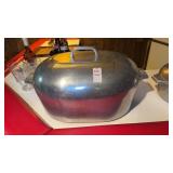 Wagner Ware Sidney-O- MAGNALITE 13 Qt ROASTER w/