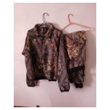 Browning fleece camo large hunting outfit