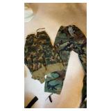 Cammo Clothing Lg & 1X , pants 29 x 32