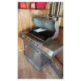 Char-Broil Quantam 5-burner gas grill
