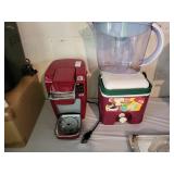 Keurig machine Igloo beverage cube & water