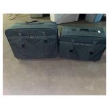 2 piece Roma luggage set * missing 1 wheel