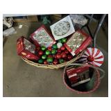 Christmas lights & bulbs &baskets