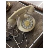 Vintage Phone and Lamp Lot of 2