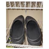 Menï¿½s Size 10 and 11 shoes and wooden shoe tree