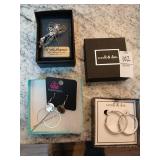 Lot of jewelry