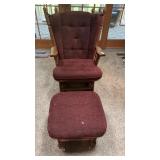 Vintage traditional glider rocker features